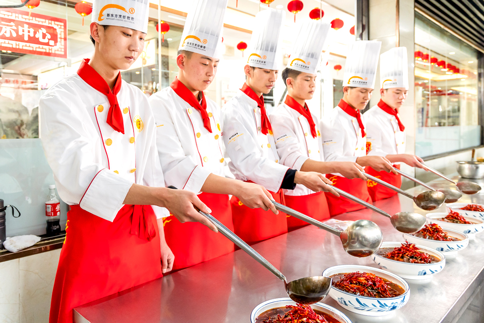 烹饪答疑,学厨师需要学多久,学费多少?