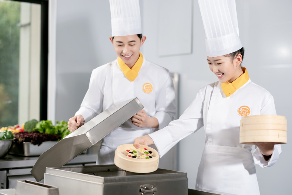 学厨师的就业前景与职业发展方向探索
