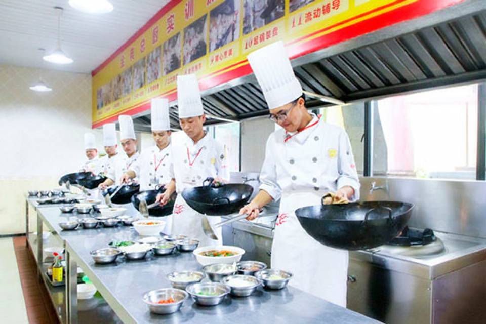 学厨师的zui佳年龄要多少岁